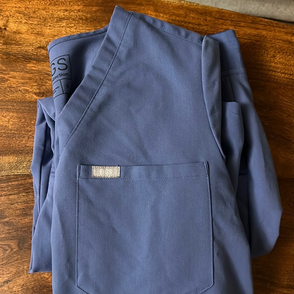 Figs limited edition Big Sky scrub set